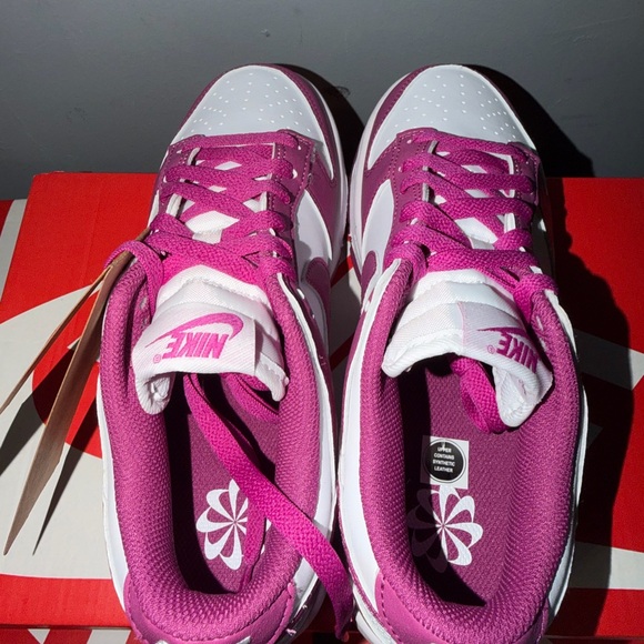 Nike Dunk Low Women’s - Picture 5 of 8